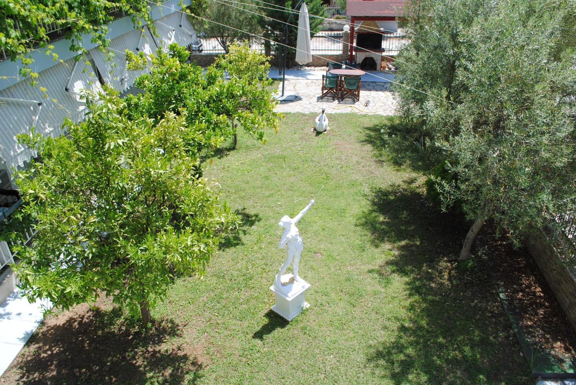Artemis Apartment *