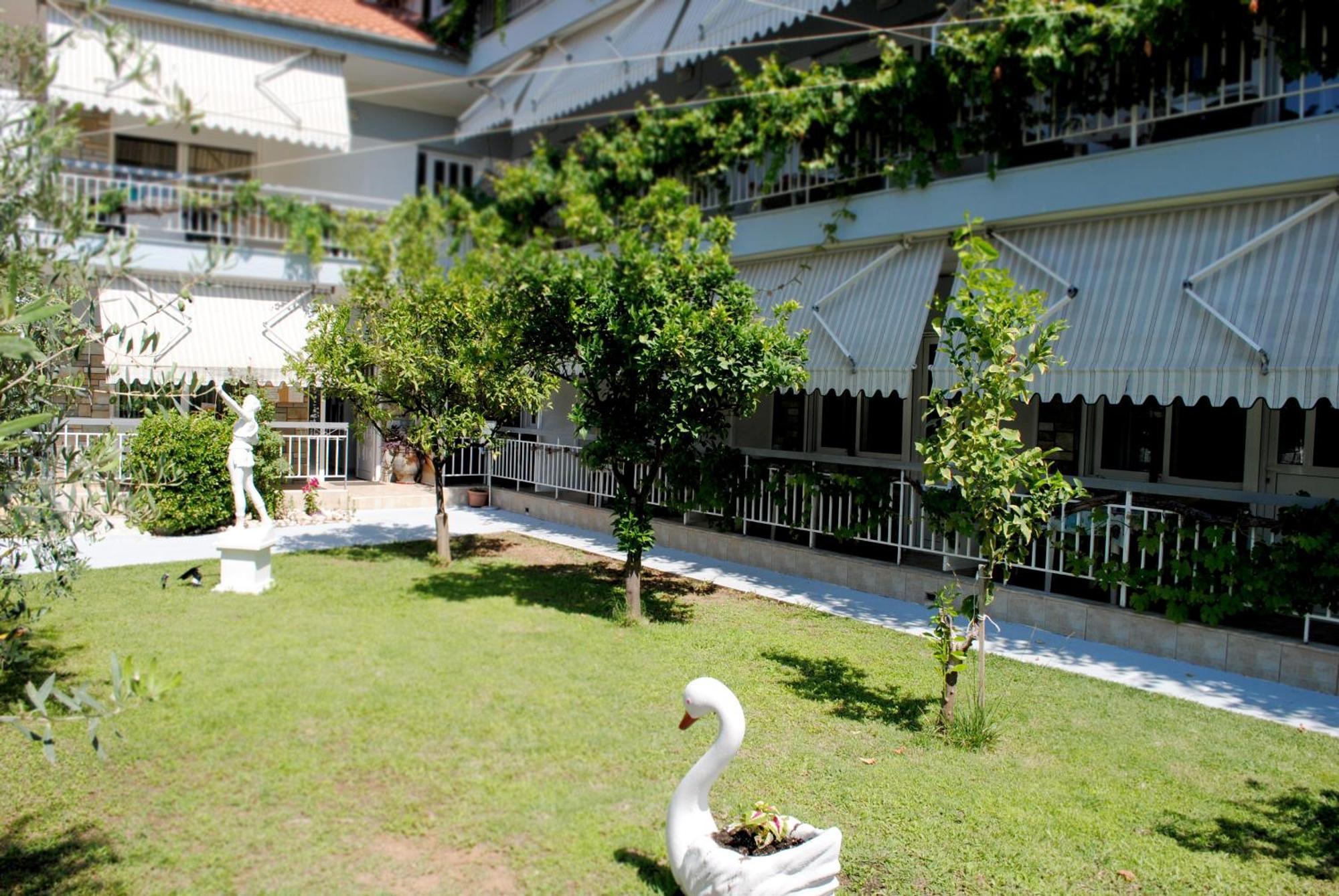 Artemis Apartment *