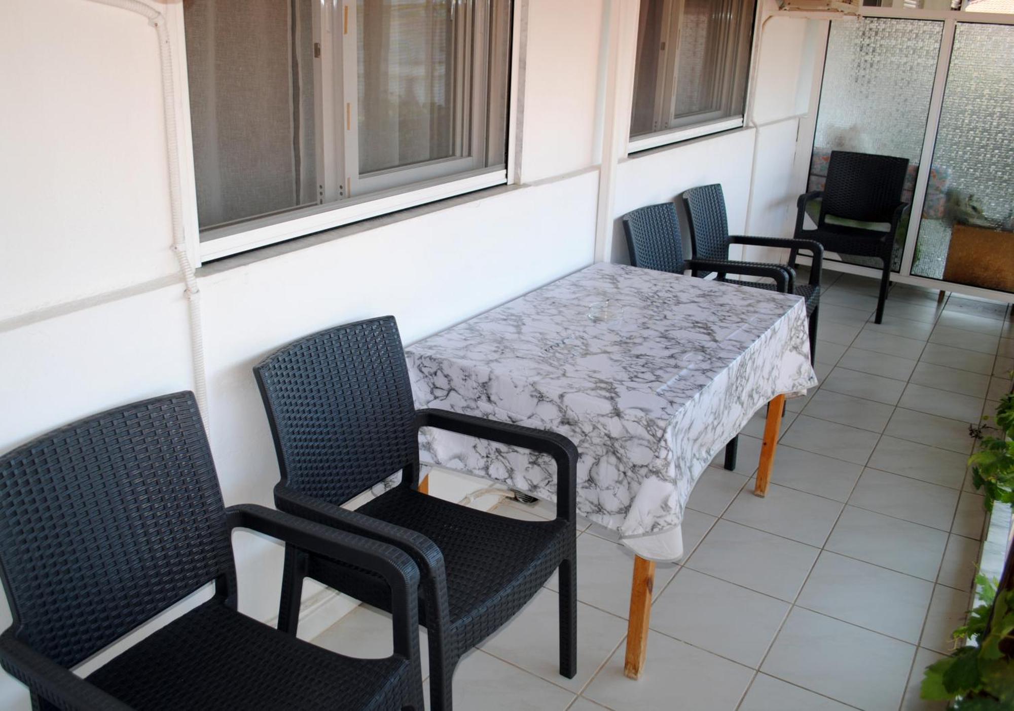 Artemis Apartment *